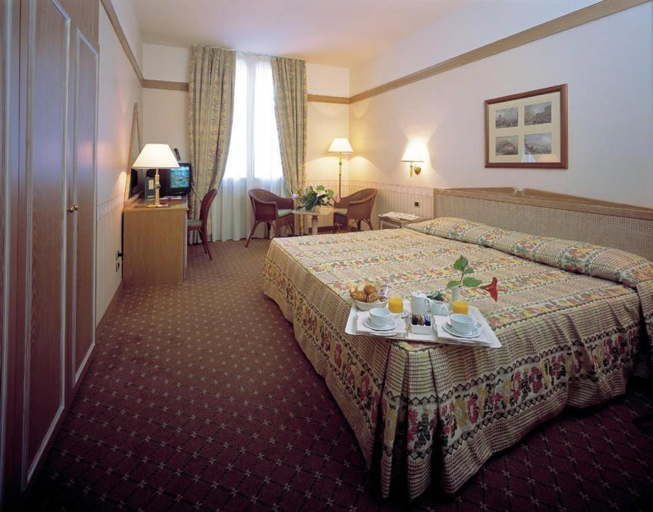 Grand Hotel Delle Terme Re Ferdinando Иския Стая снимка